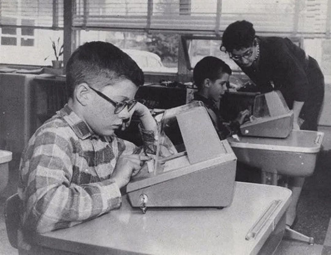 一个“小盒子”为什么掀起了美国20世纪中叶教育改革的浪潮？
